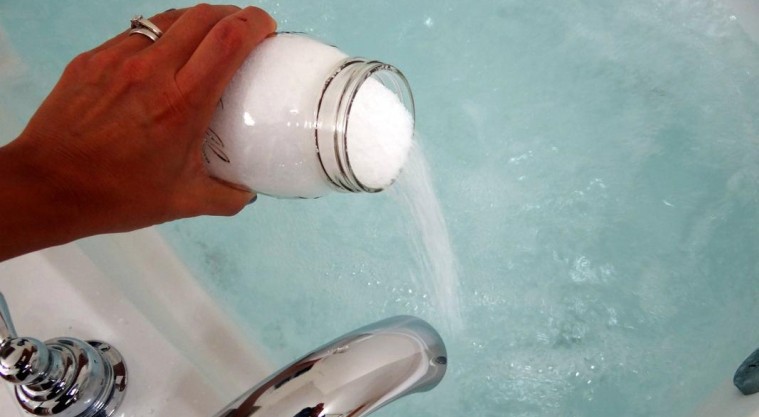 warn-bath-with-epsom-salt-e1444525670952