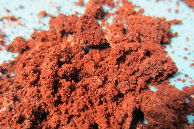 Used_coffee_grounds-750×500